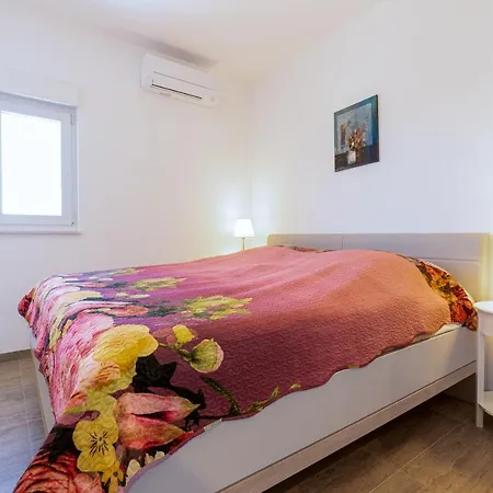 Relax - Mit Whirlpool 아파트 Kaštela